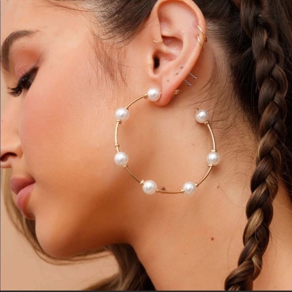 Zara Jewelry - ZARA LARGE FAUX PEARL GOLD CUFF HOOP EARRINGS